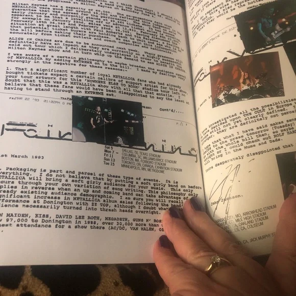 Metallic live shit Binge & purge book great condition - Picture 7 of 8